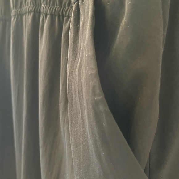 Gap black dress, size XL, decorative V neck - Picture 6 of 7